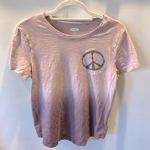 Women’s Old Navy short sleeve t-shirt